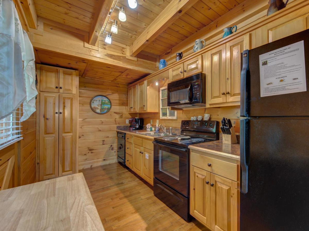 Macys Hideaway Villa Sevierville Exterior photo